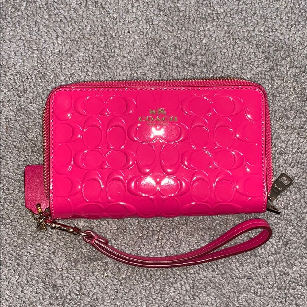 Coach wristlet wallet